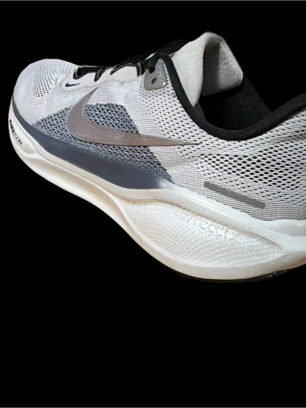 Nike Air Pegasus 42 Men’s White, Gray & Black Runners size 11 GUC